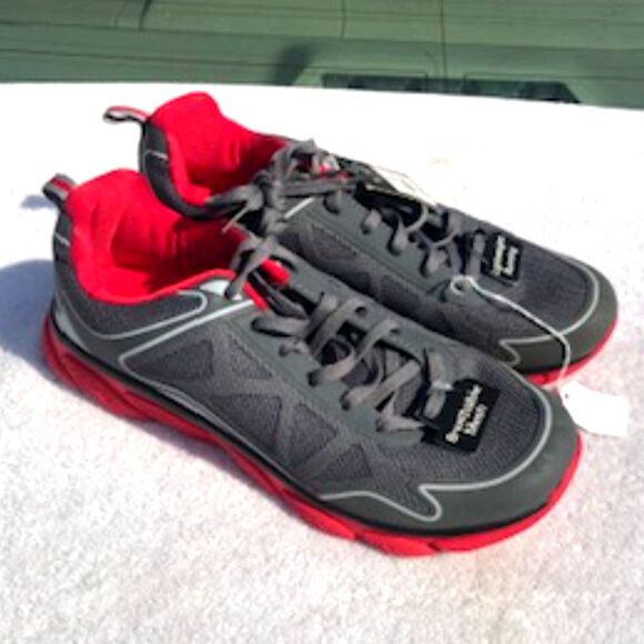 Running Shoes . Size: 10 Uni-Sex Men's or Women's w/ Memory Foam . New . Avia - Picture 1 of 5